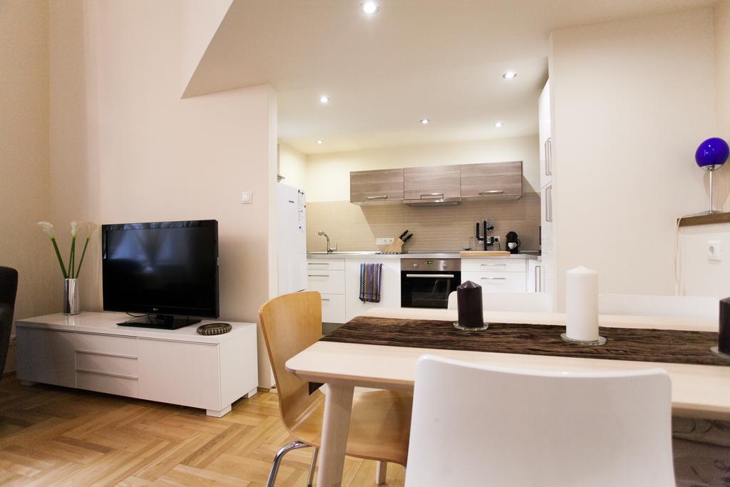Agora Apartment Budapest Exterior photo