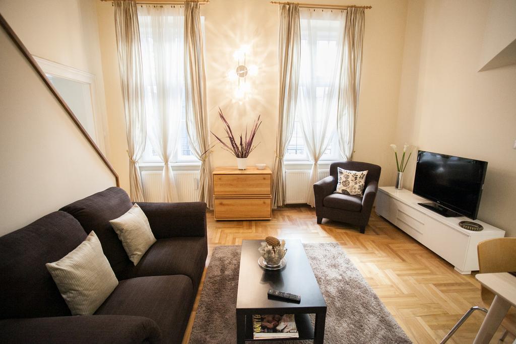 Agora Apartment Budapest Exterior photo